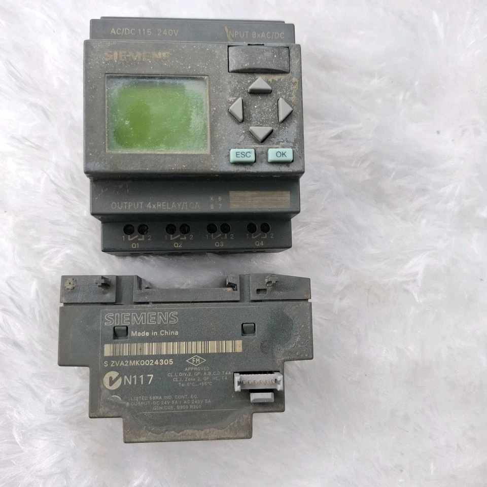 SIEMENS LOGO WITH EXPANSION MODULE AC/DC 115..240V (Cosmetic Damaged) FREE SHIP